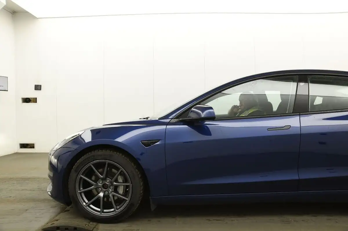 2021-tesla-model-3-e-long-range-4x4-big-6