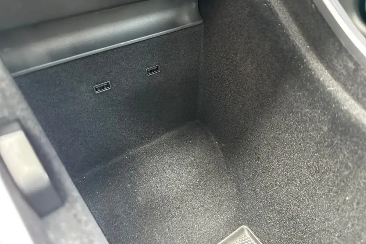 2019-tesla-model-3-e-standard-plus-big-17
