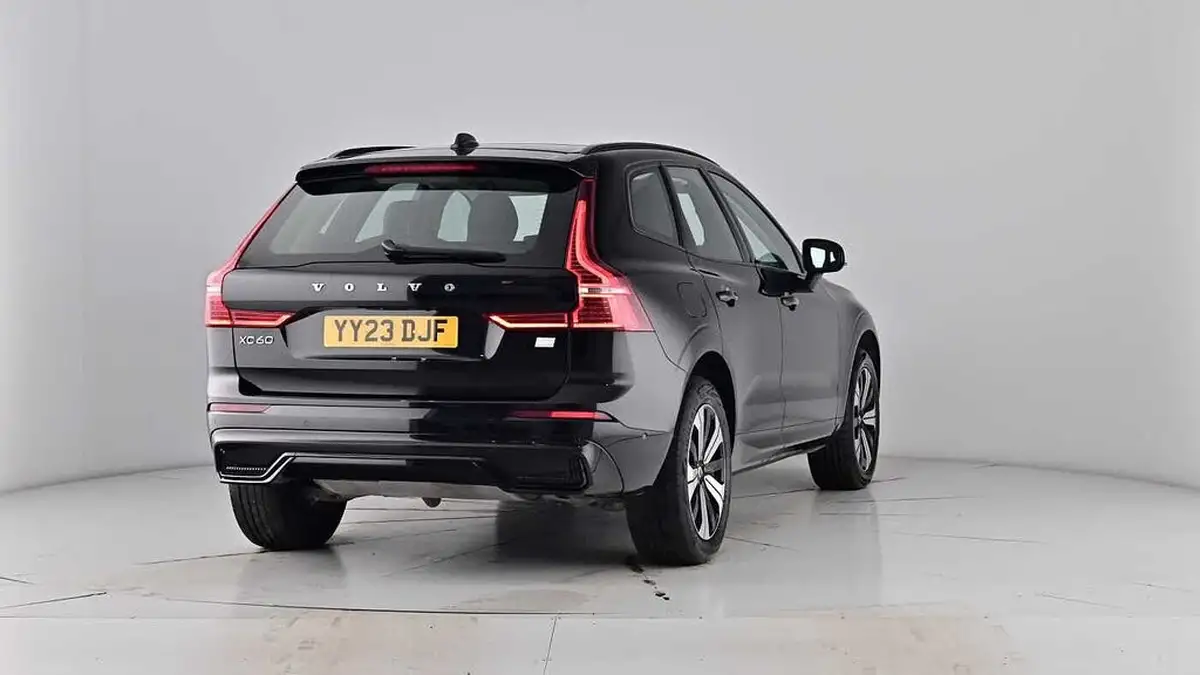 2023-volvo-xc60-20-b5-plus-big-74
