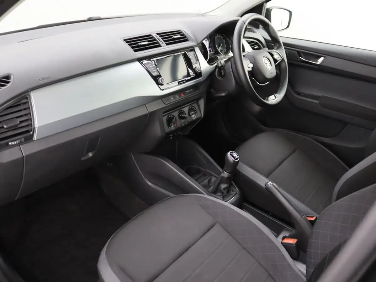 2021-skoda-fabia-10-mpi-colour-edition-60ps-big-22