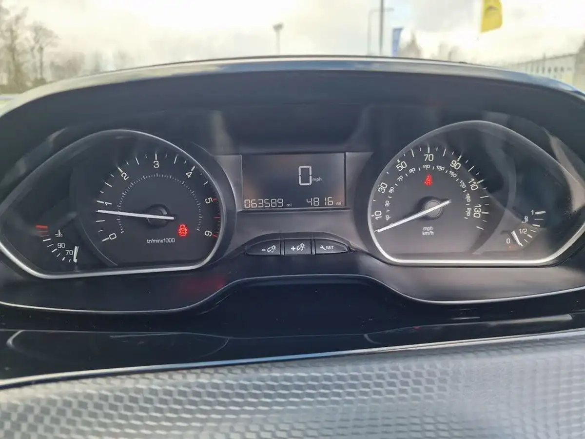 2018-peugeot-208-16bluehdi-allure-100bhp-ss-5d-big-15