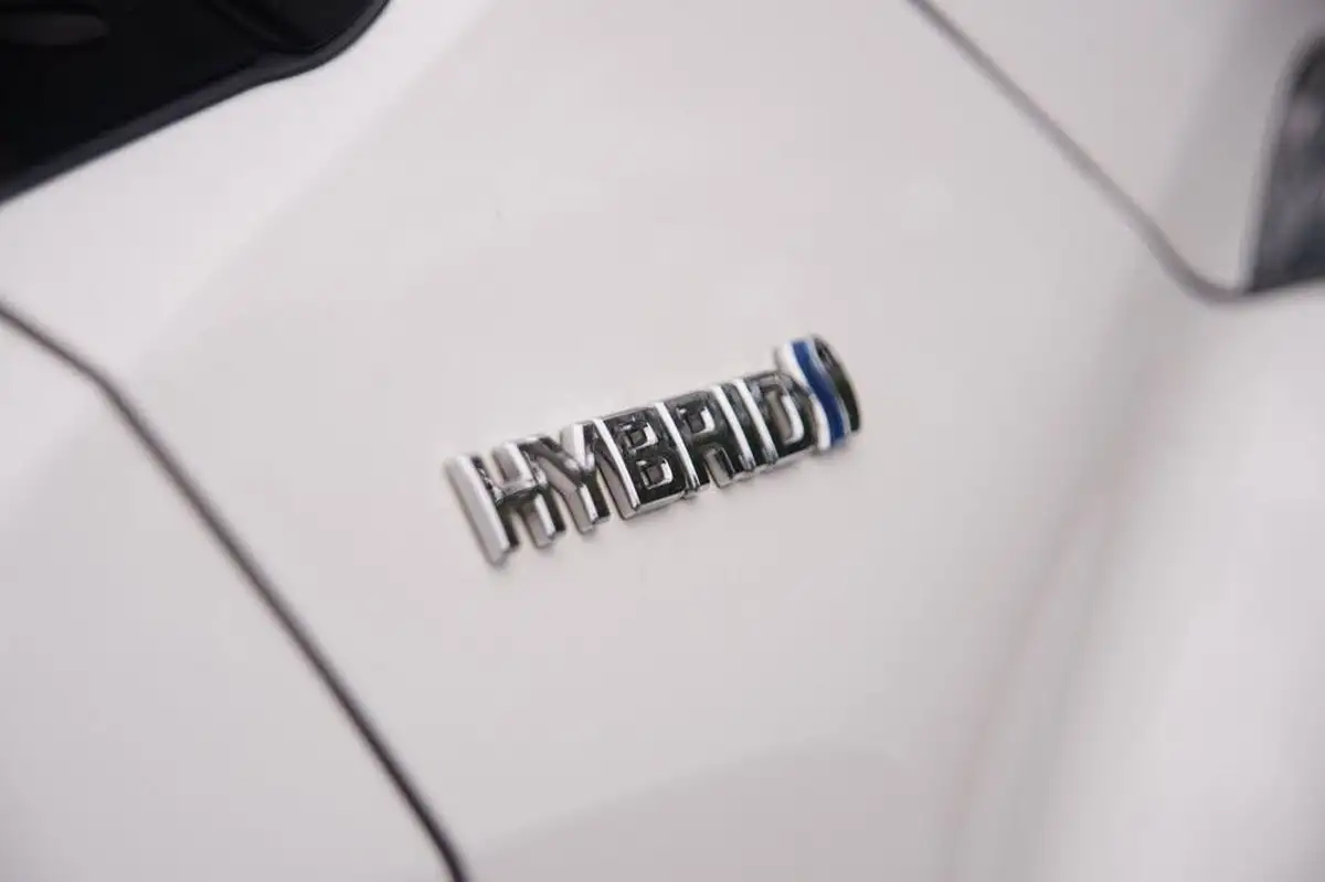 2021-toyota-c-hr-18-vvt-i-design-big-38