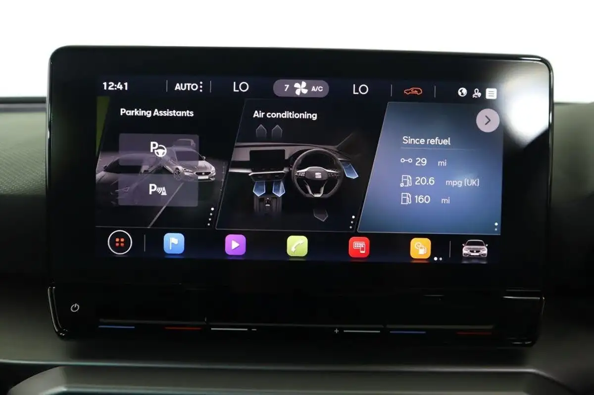 2021-seat-leon-15-etsi-fr-hatchback-big-40
