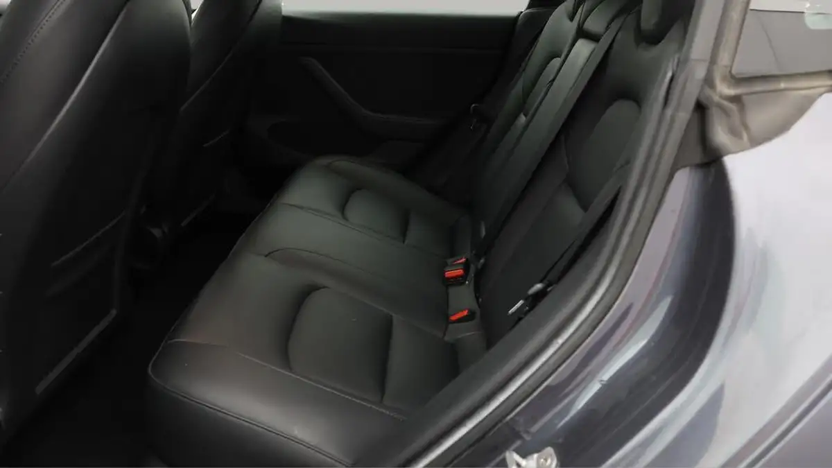 2021-tesla-model-3-e-long-range-4x4-big-16