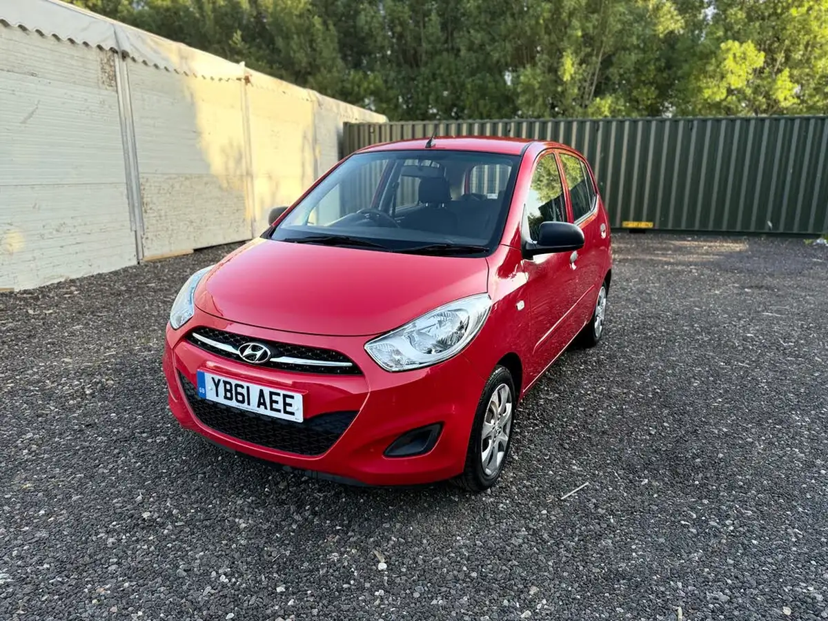 2012-hyundai-i10-12-classic-85bhp-big-4