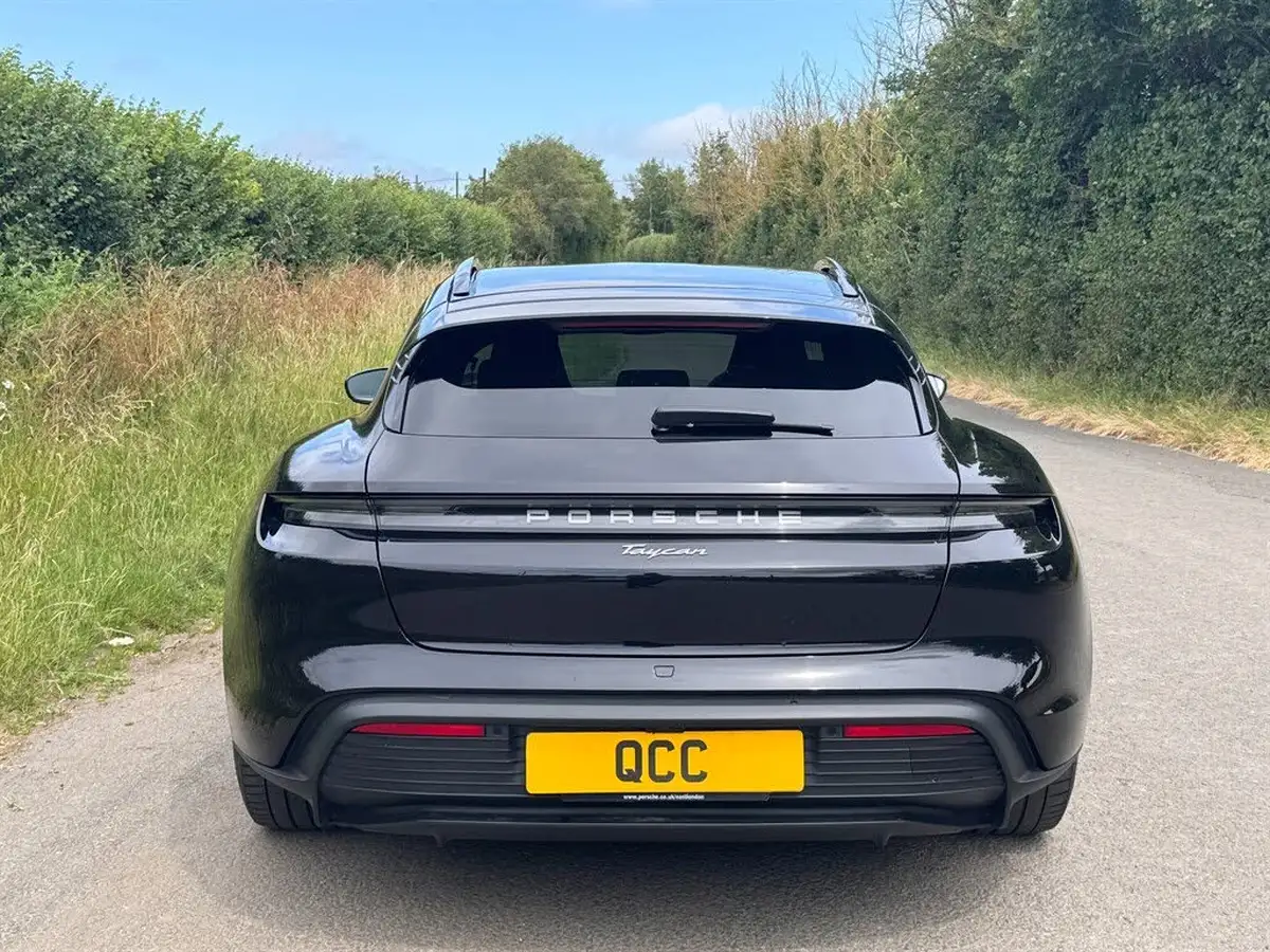 2023-porsche-taycan-e-sport-turismo-476ps-performance-battery-plus-big-4