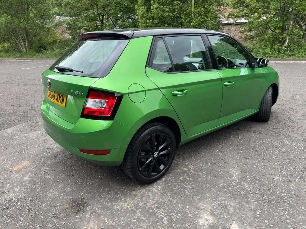 2019-skoda-fabia-10-tsi-colour-edition-big-7