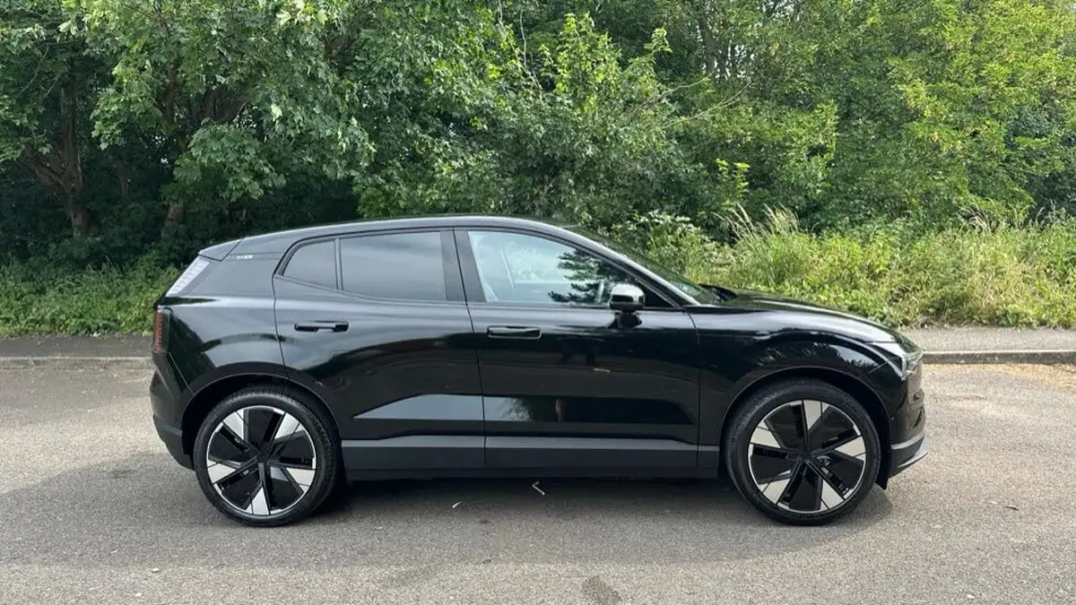 2025-volvo-ex30-e-single-motor-ultra-big-33