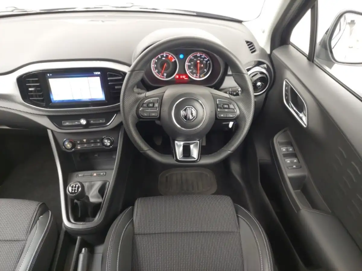 2024-mg-mg3-15-vti-tech-exclusive-nav-big-6