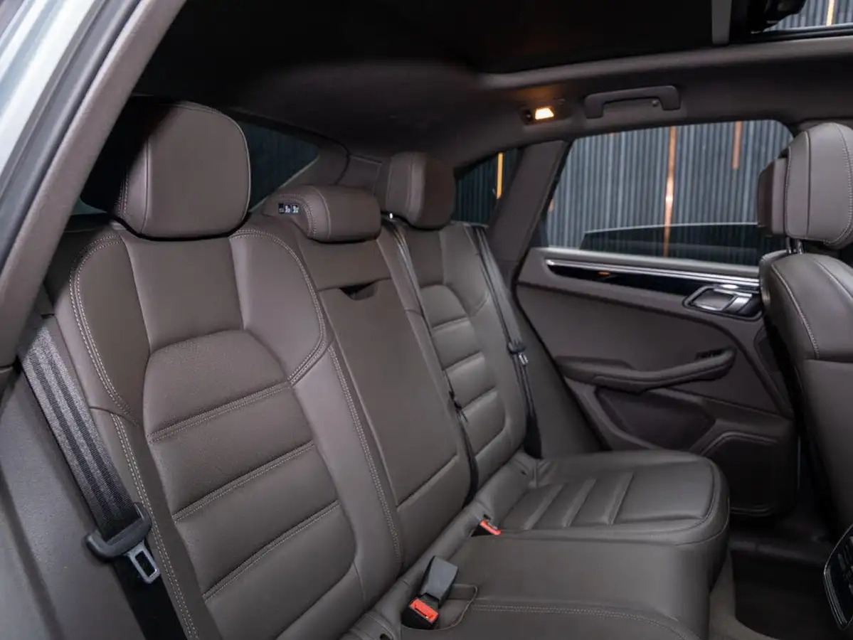 2020-porsche-macan-30-v6-s-big-39