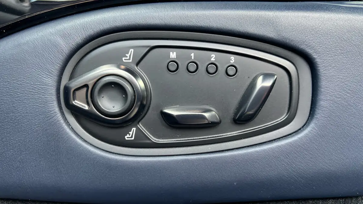 2019-aston-martin-vantage-40-v8-vantage-big-21