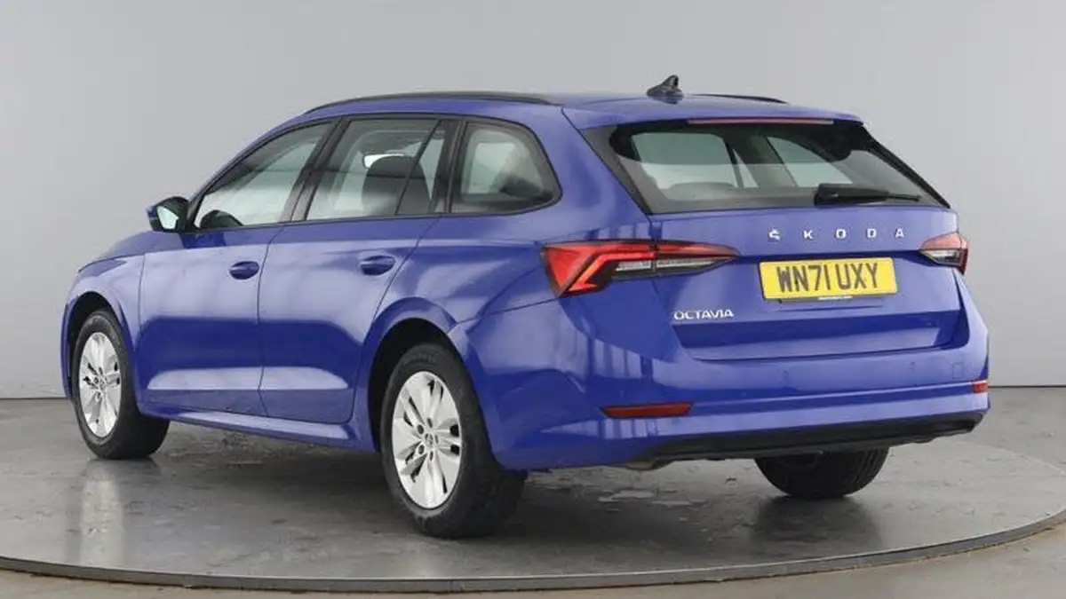 2022-skoda-octavia-20tdi-se-116ps-estate-big-2