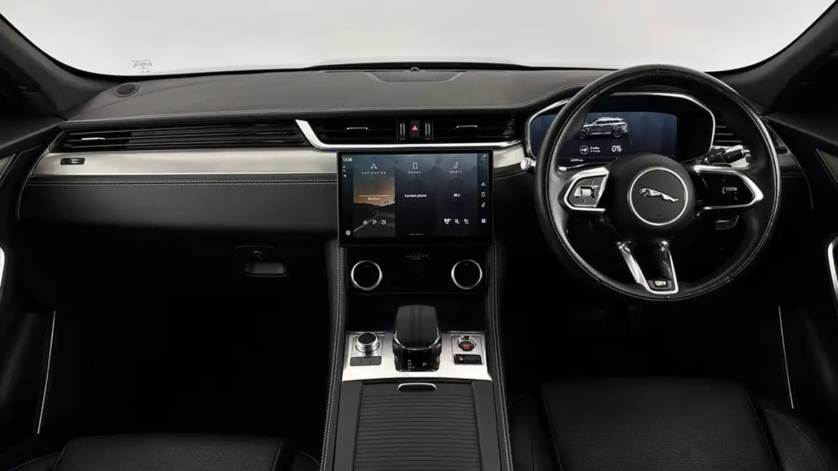 2022-jaguar-f-pace-20-p400e-r-dynamic-s-big-10