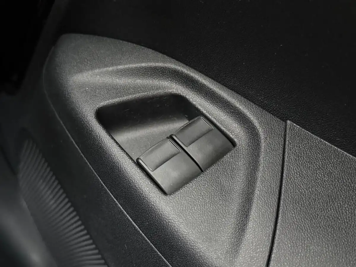 2018-toyota-aygo-10-vvt-i-x-play-68bhp-tss-5d-x-shift-big-19