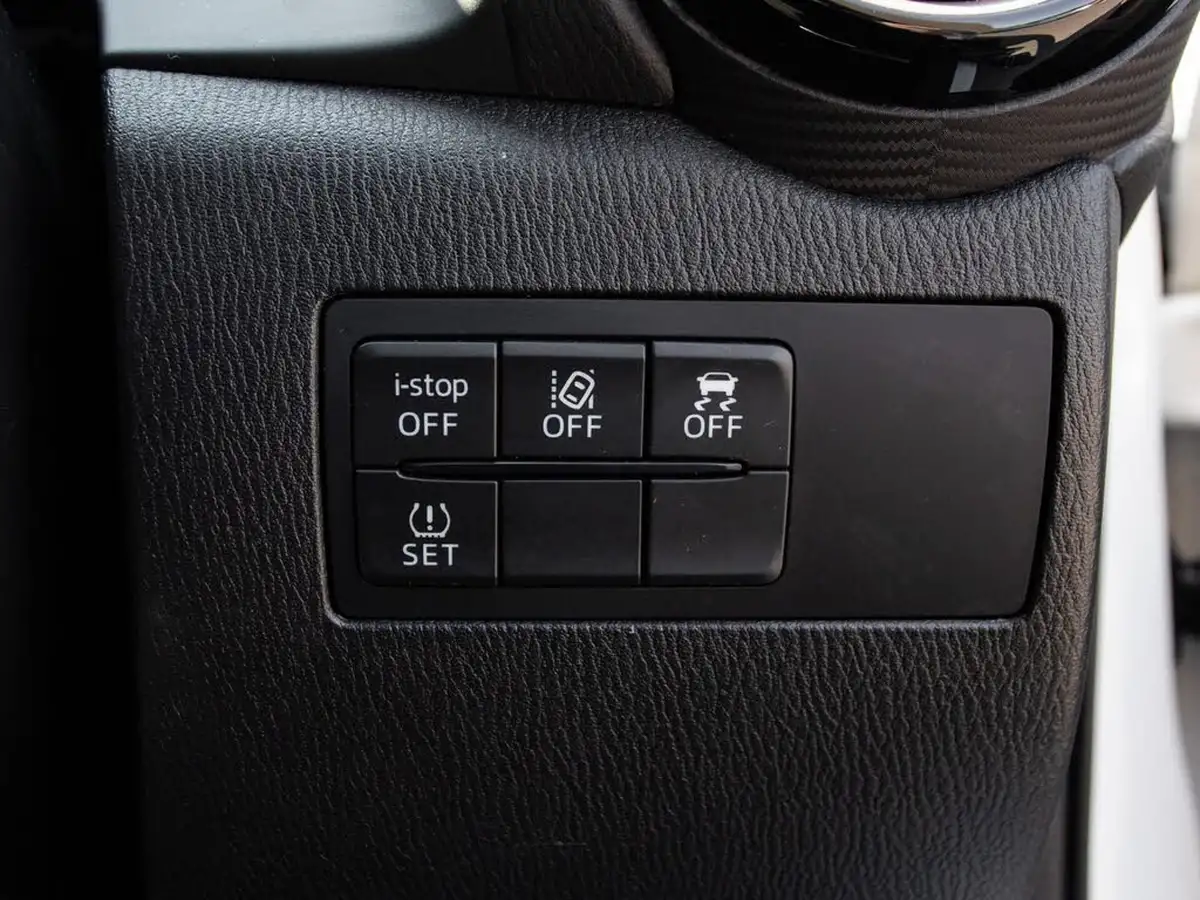 2019-mazda-mazda2-15-gt-sport-nav-115ps-big-16
