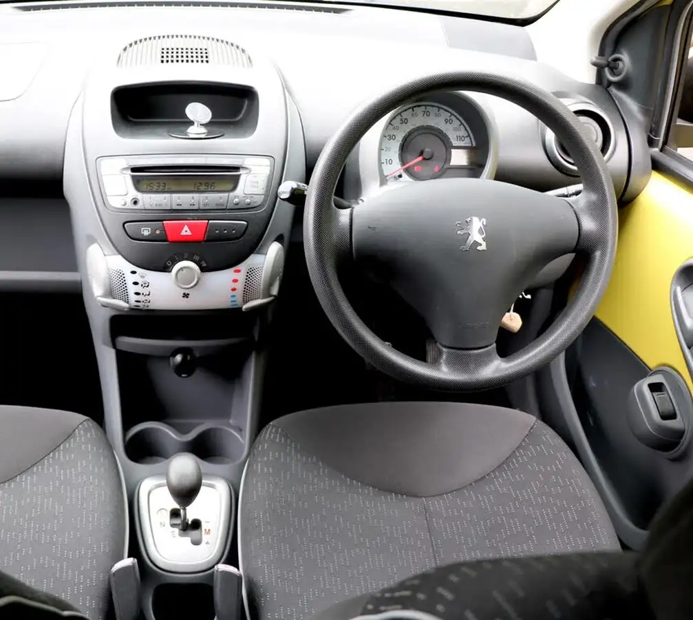 2010-peugeot-107-10-urban-5d-2-tronic-big-19