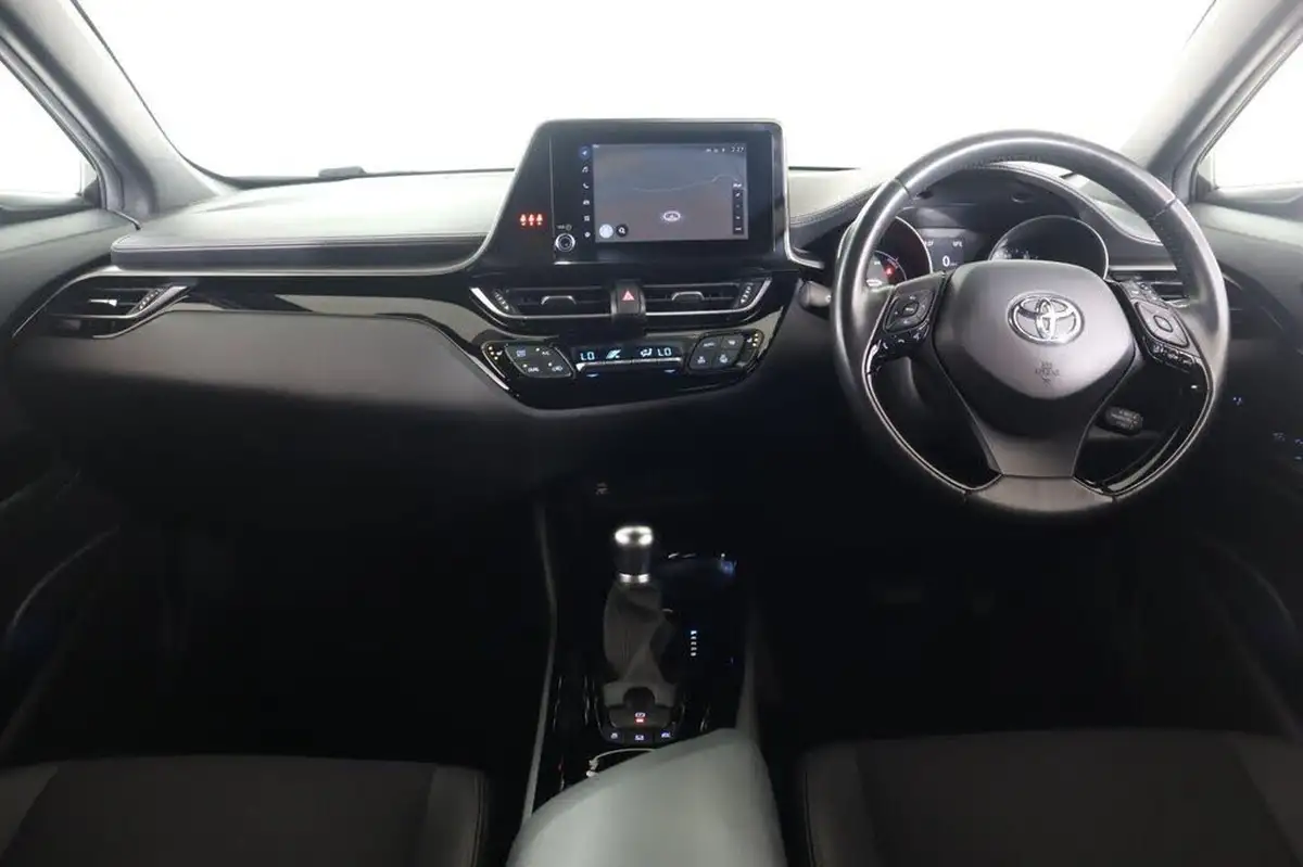 2022-toyota-c-hr-18-vvt-i-design-big-12