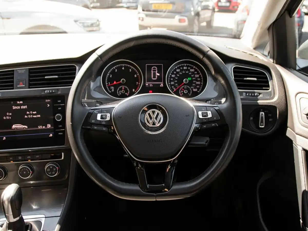 2018-volkswagen-golf-14-tsi-se-nav-estate-5d-dsg-big-20