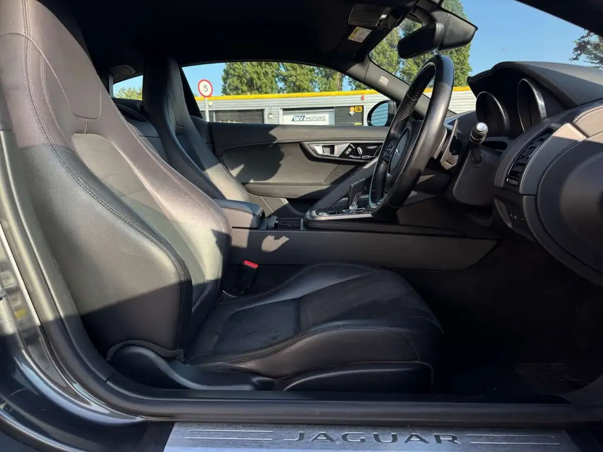 2016-jaguar-f-type-30-v6-sc-coupe-auto-big-16