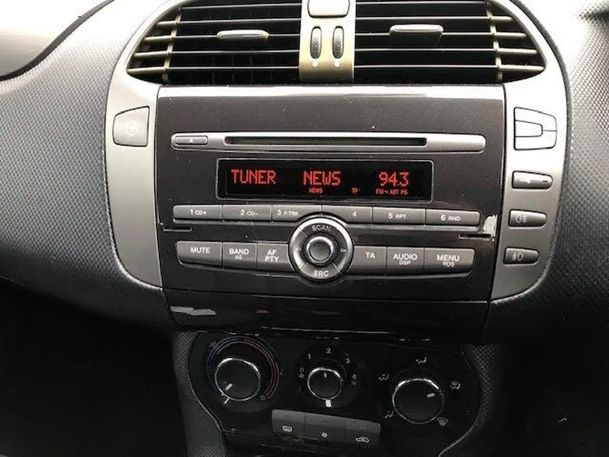 2009-fiat-bravo-14-active-tjet-120-big-2