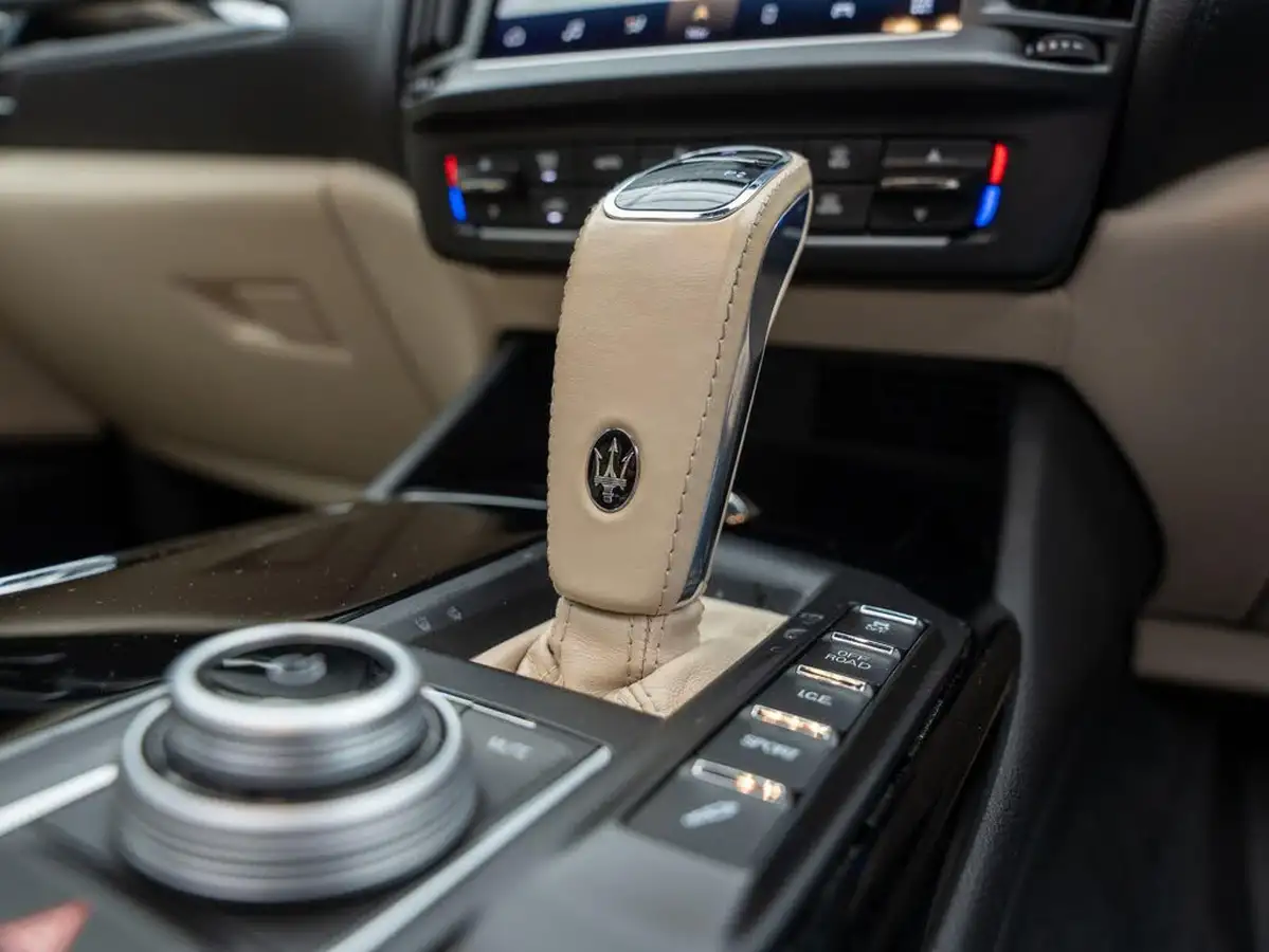 2022-maserati-levante-20-gt-big-33