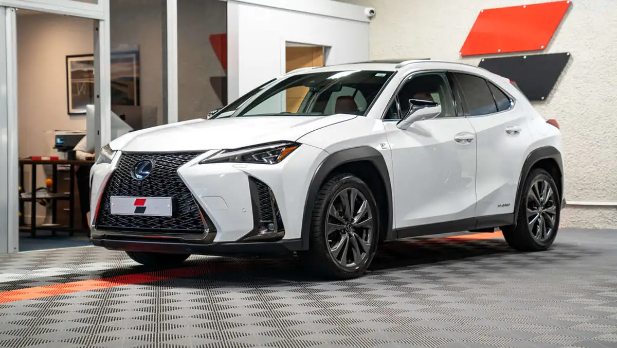 2019-lexus-ux-250h-20-f-sport-premium-plus-packsun-e-four-big-0