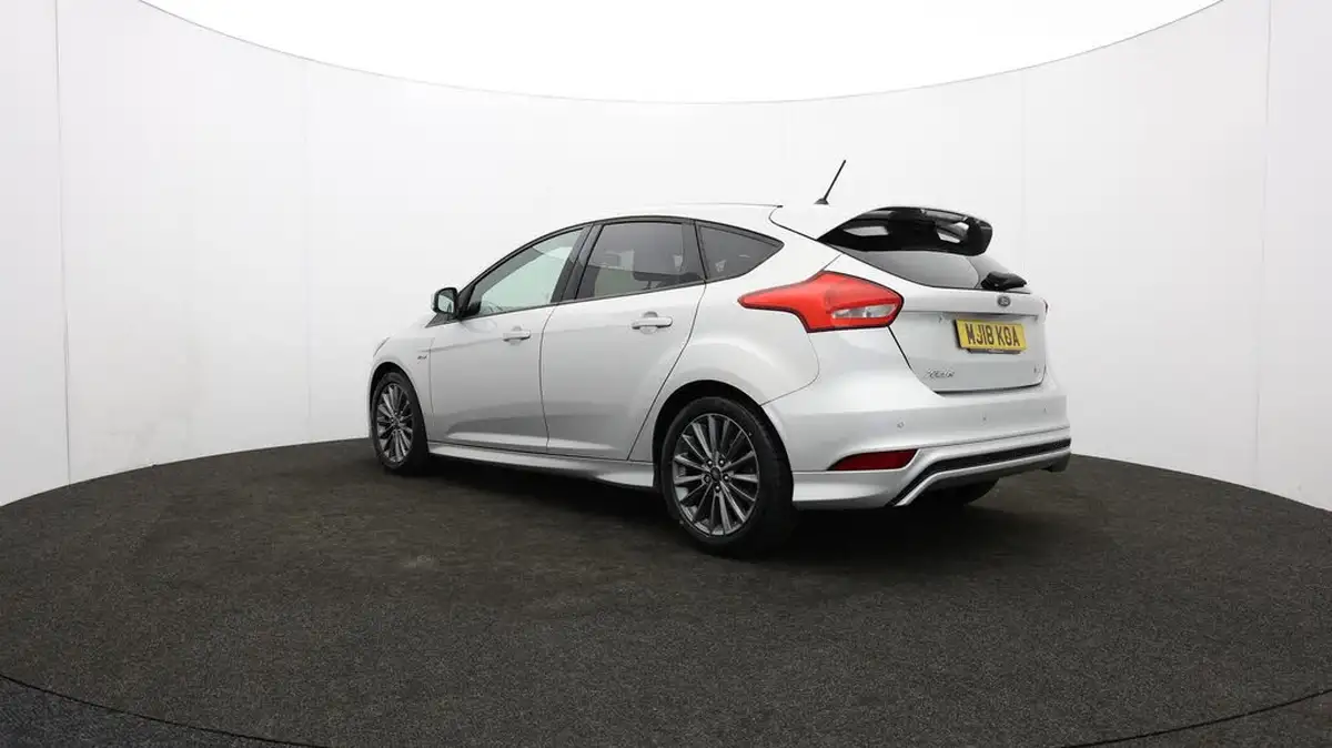 2018-ford-focus-10t-st-line-140ps-hatchback-big-79