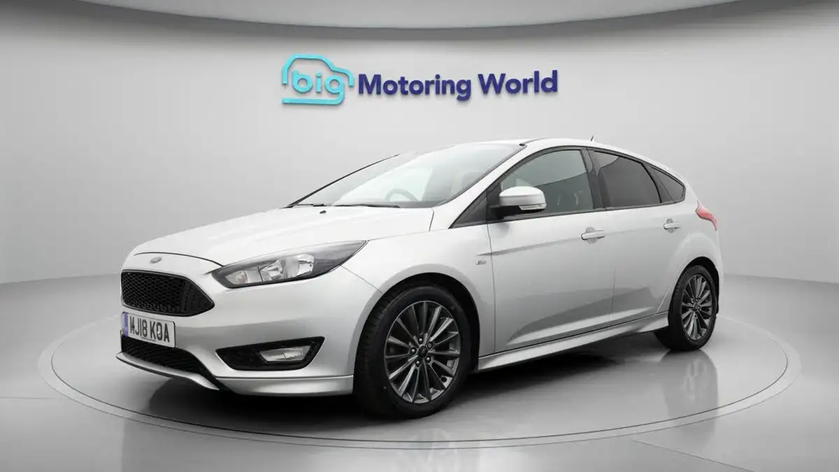 2018-ford-focus-10t-st-line-140ps-hatchback-big-3