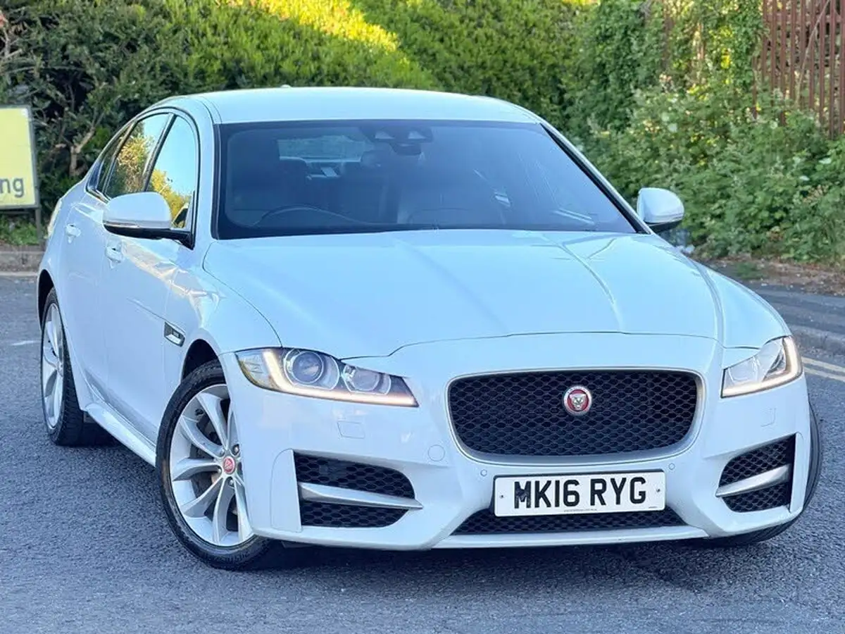 2016-jaguar-xf-20td-r-sport-180ps-auto-big-0