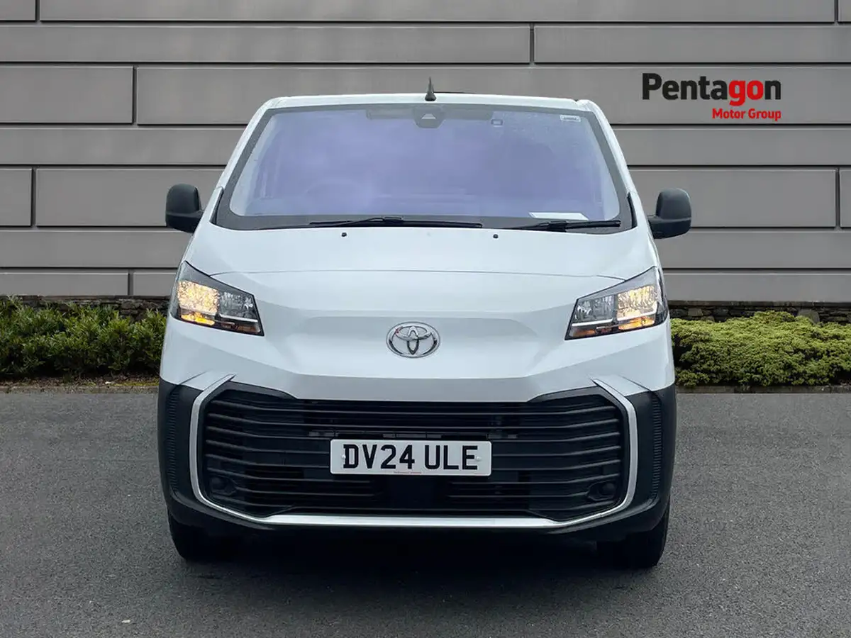 2024-toyota-proace-15d-icon-medium-without-plyliningrear-view-camera-big-15