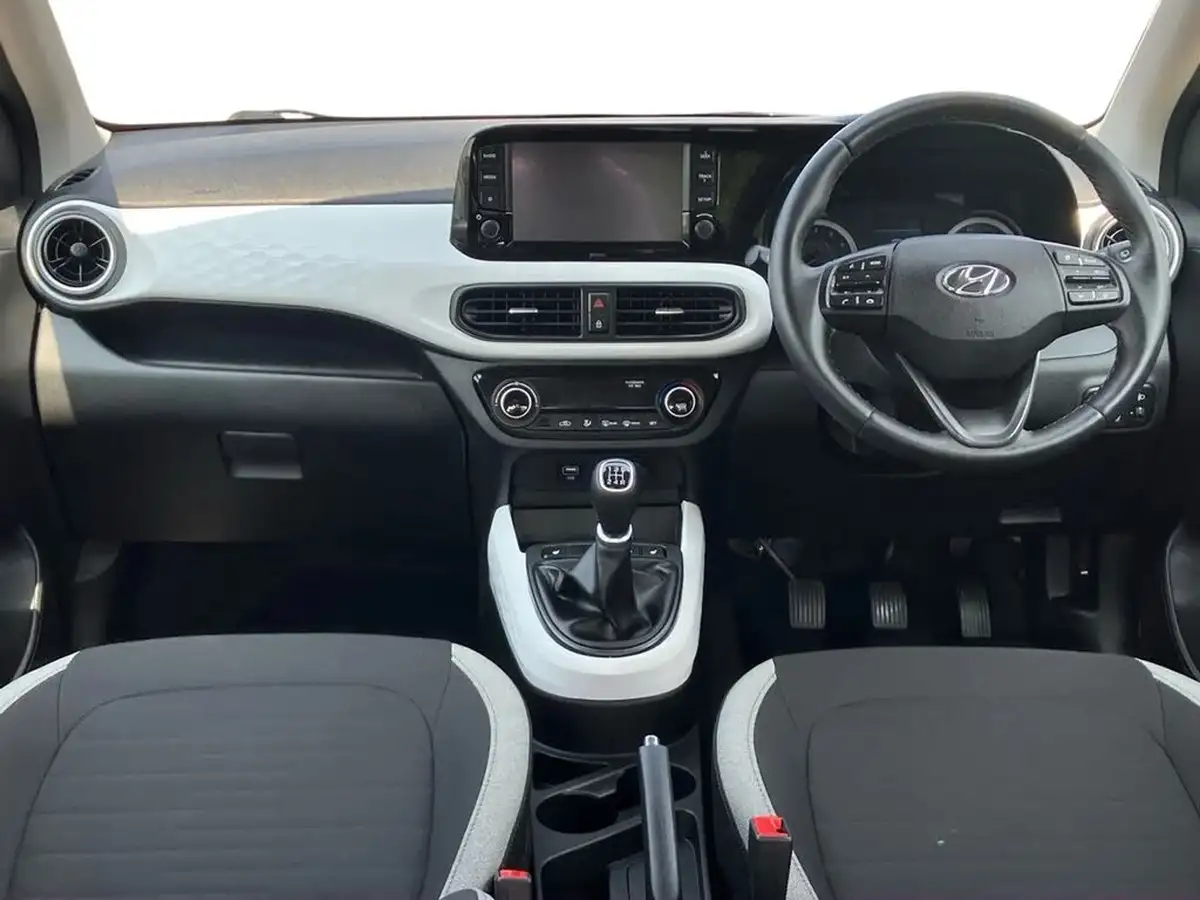 2022-hyundai-i10-10-premium-big-9