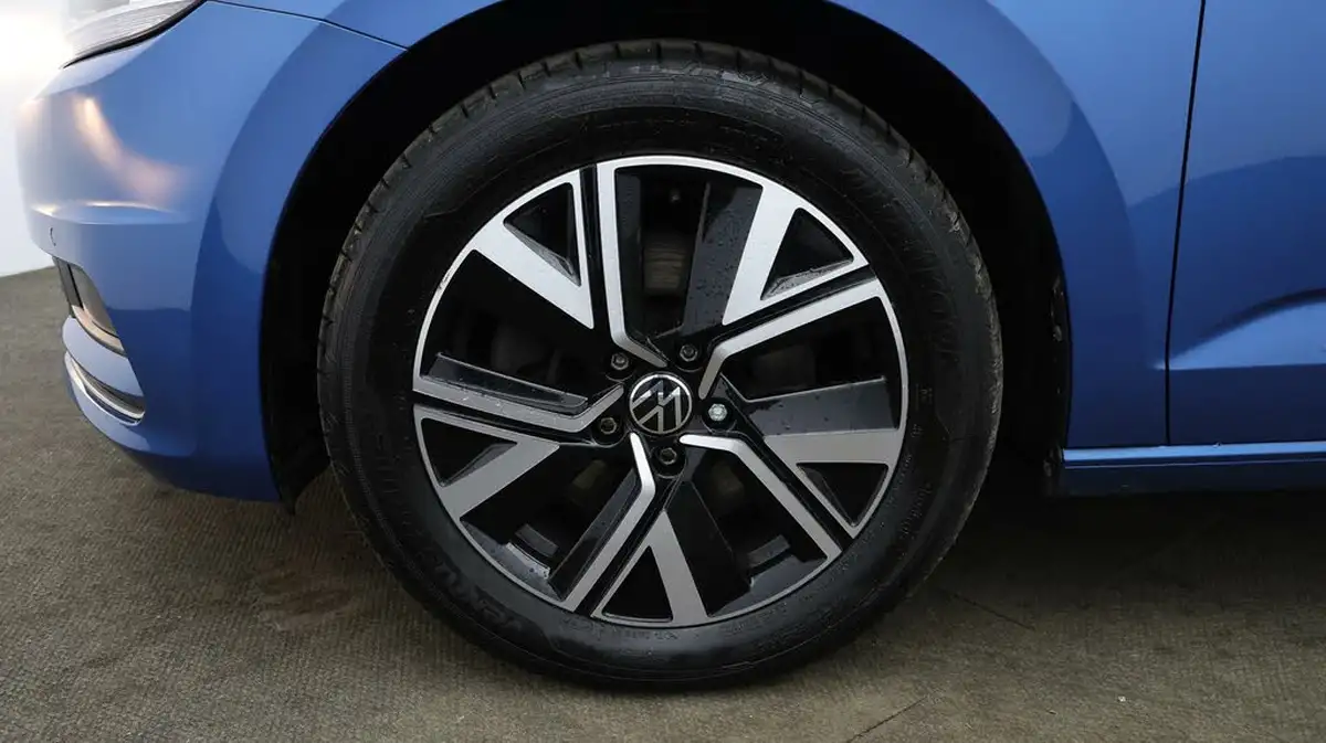 2021-volkswagen-touran-15-tsi-sel-dsg-big-17