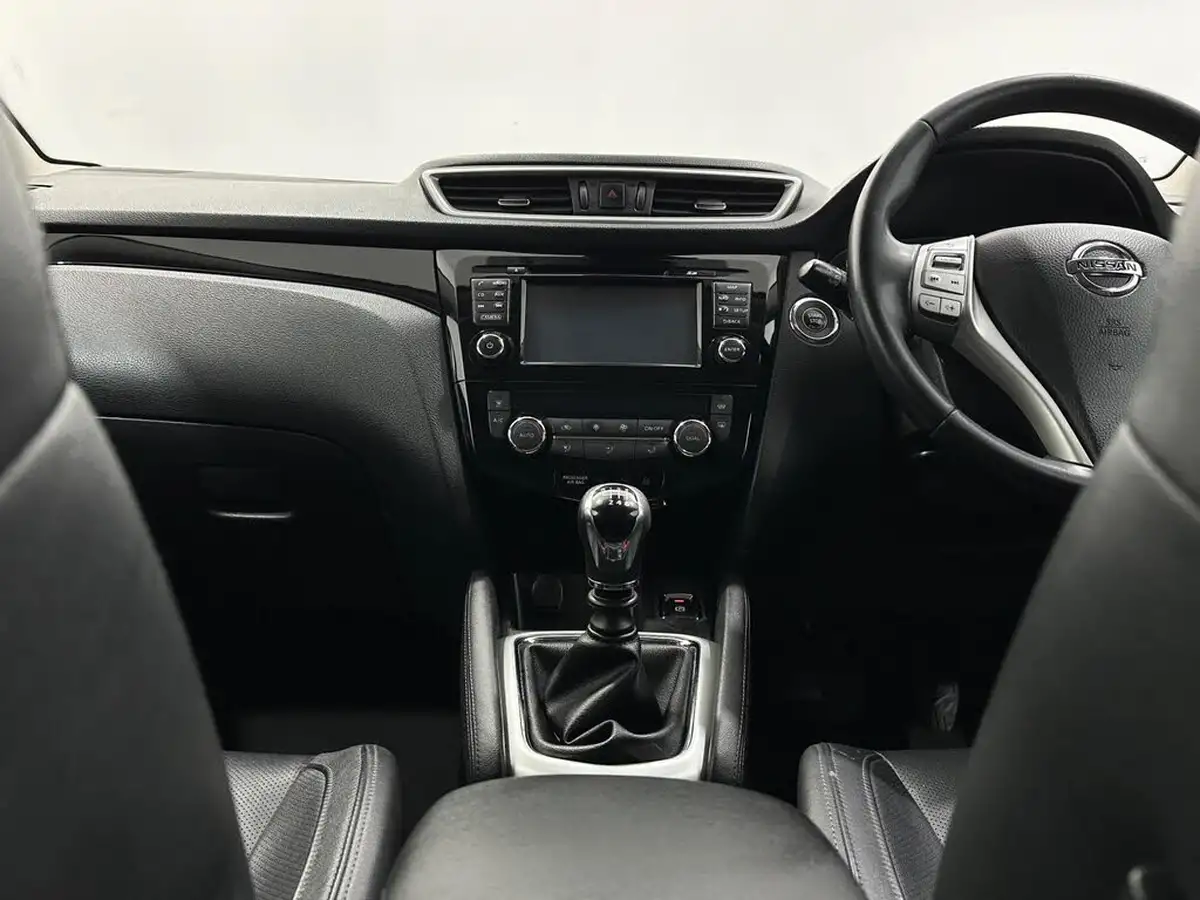 2016-nissan-qashqai-15dci-tekna-big-18