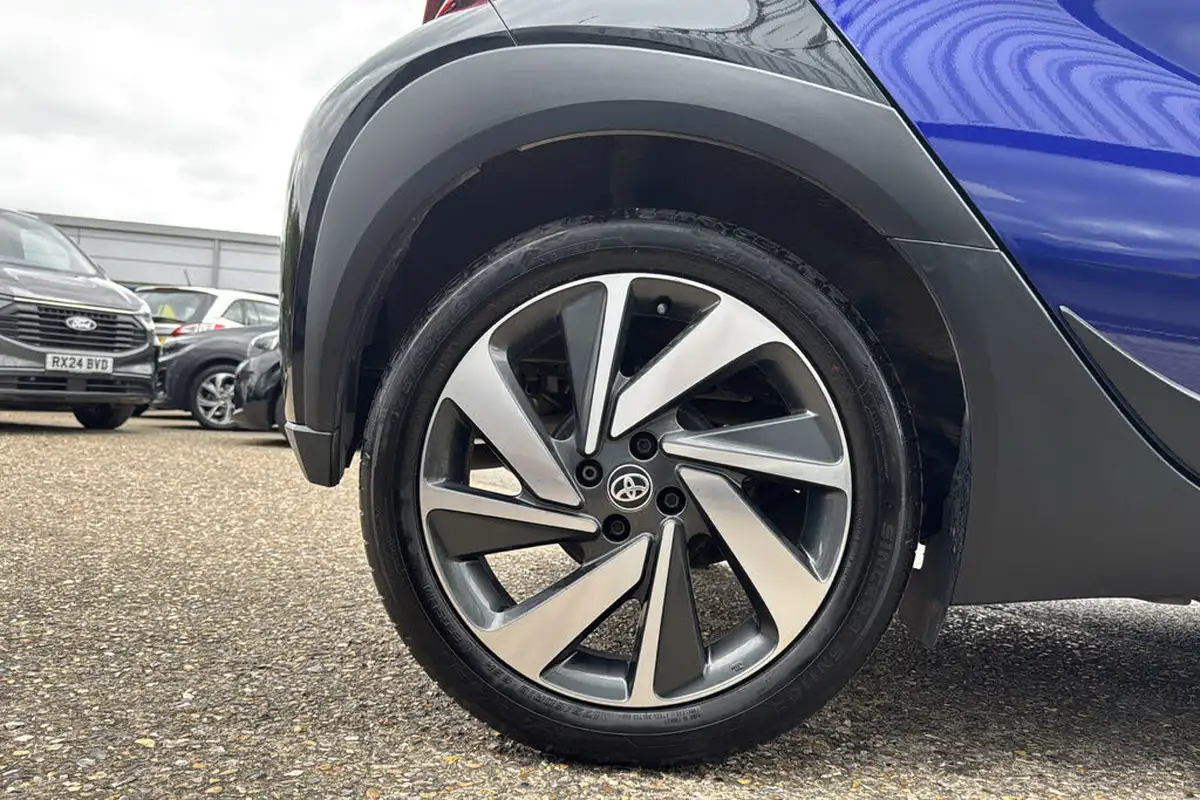 2022-toyota-aygo-x-10-vvt-i-edge-big-7