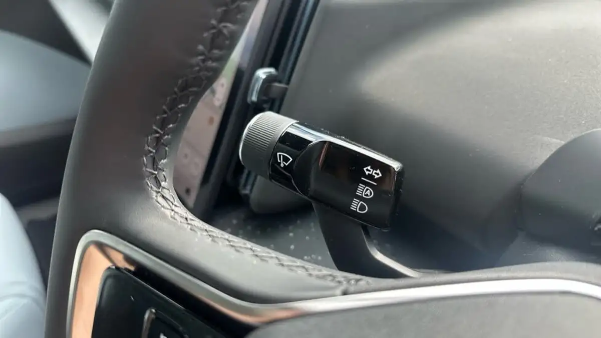 2025-volvo-ex30-e-single-motor-ultra-big-32