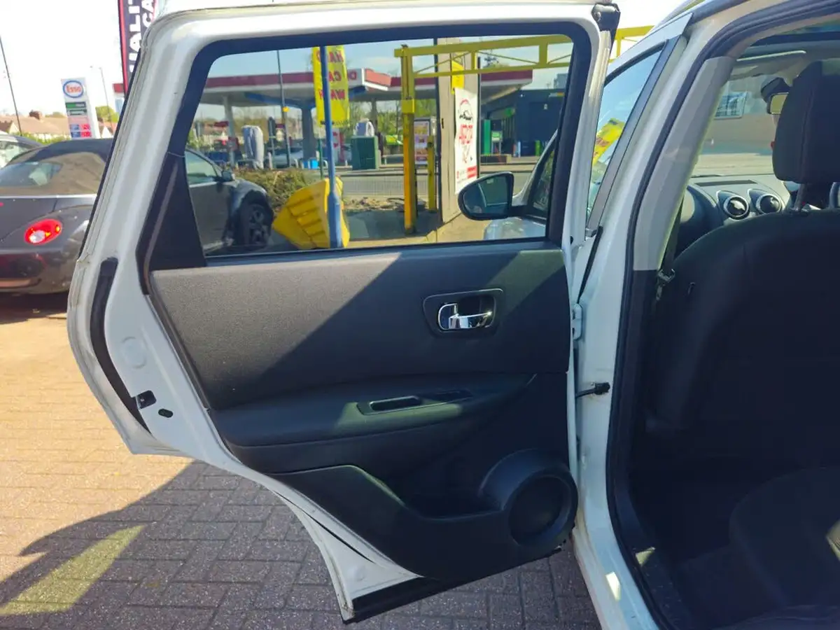 2012-nissan-qashqai-16-n-tec-big-33