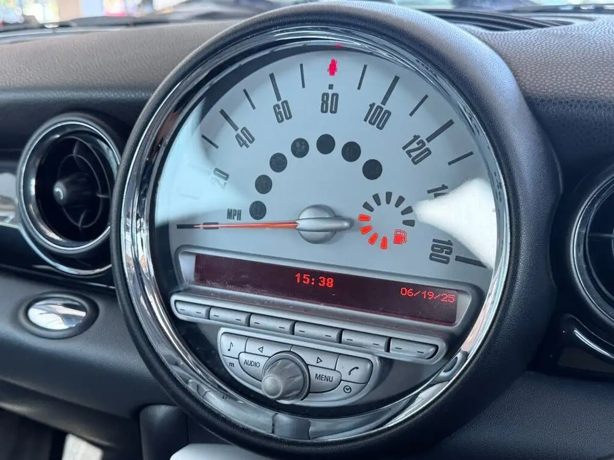 2010-mini-clubman-16-cooper-graphite-big-38
