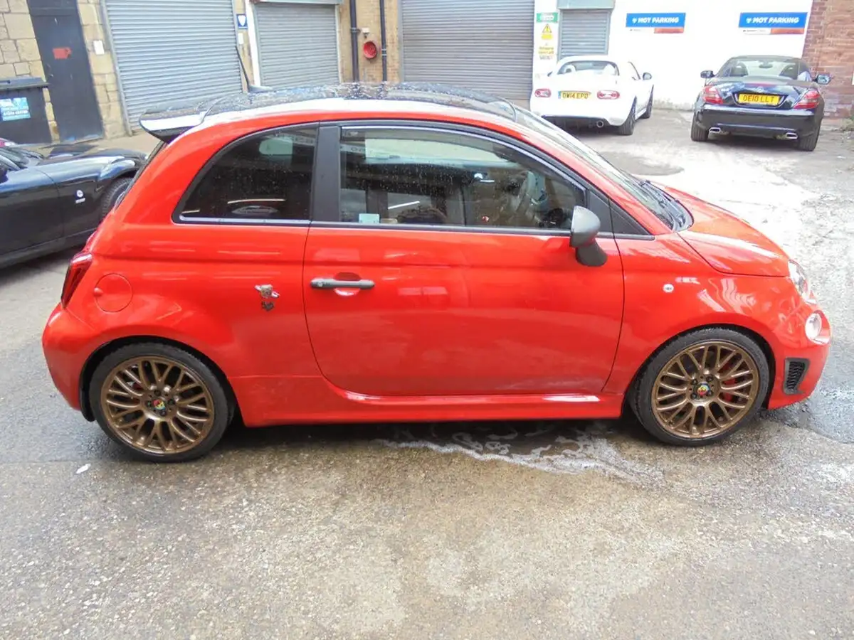 2021-abarth-595-14-tjet-competizione-big-7