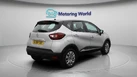 2020-renault-captur-09-tce-play-small-7