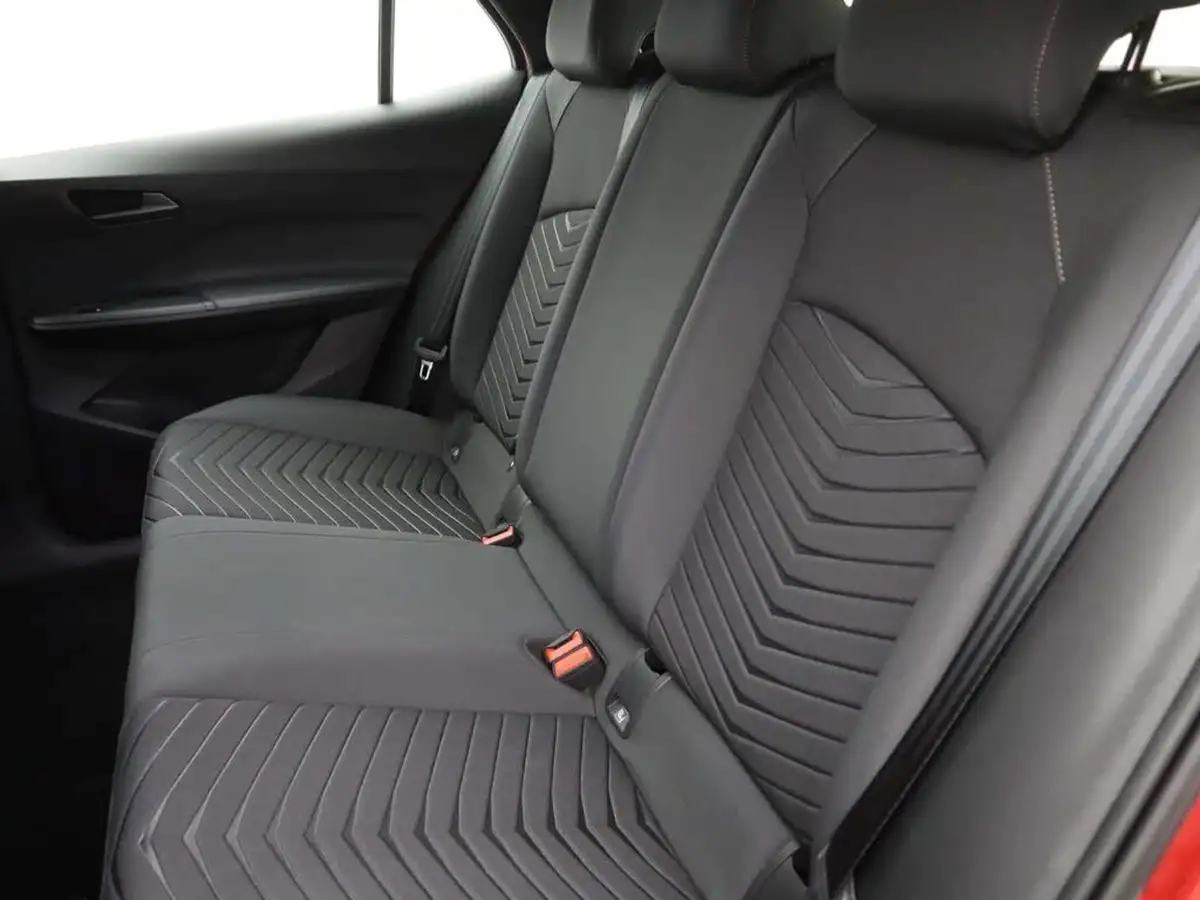 2024-cupra-born-e-v1-204ps-58kwh-big-14