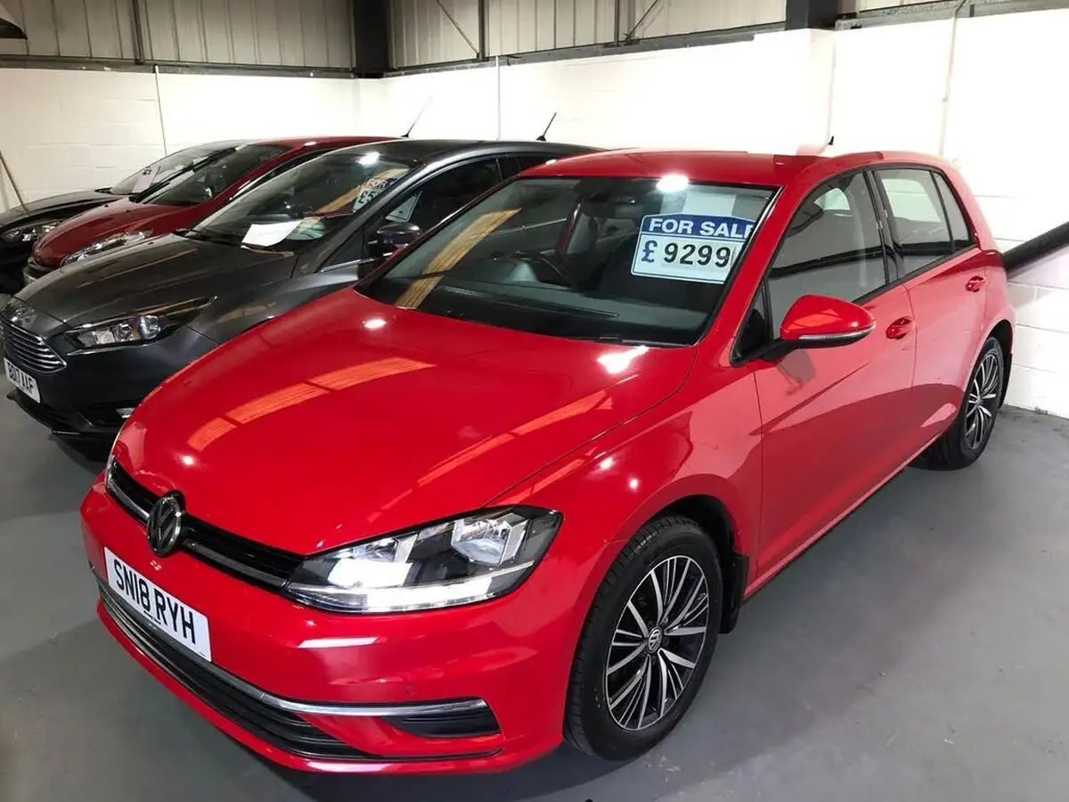 2018-volkswagen-golf-10-tsi-se-nav-110ps-ss-hatchback-5d-big-1