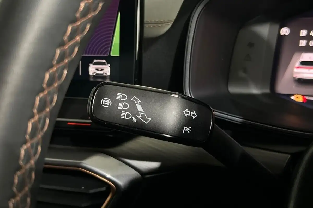 2024-cupra-formentor-14-e-hybrid-vz2-big-27