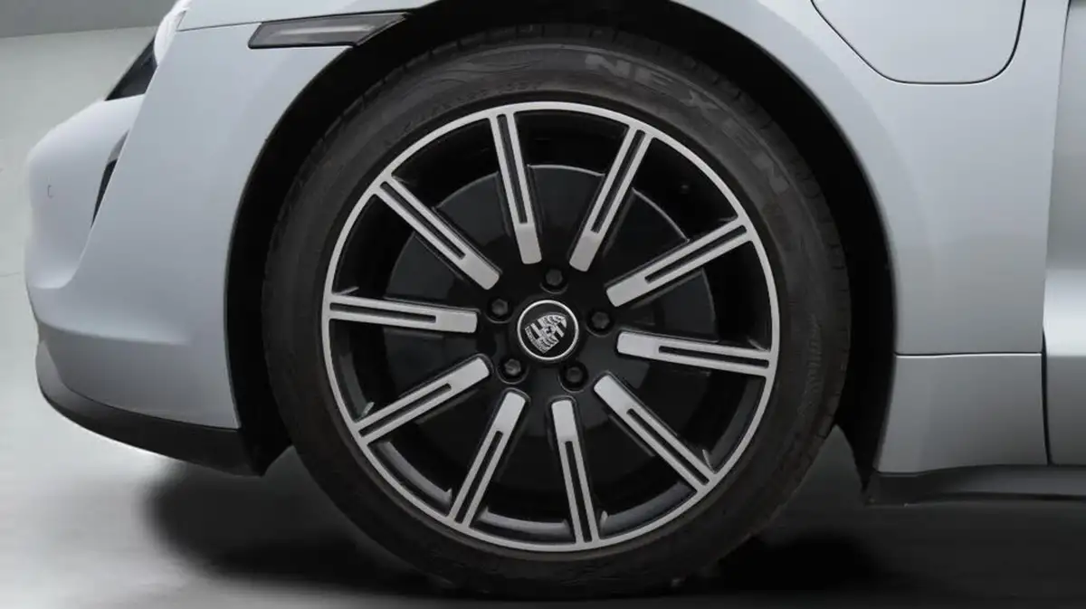 2020-porsche-taycan-e-4s-530ps-big-18