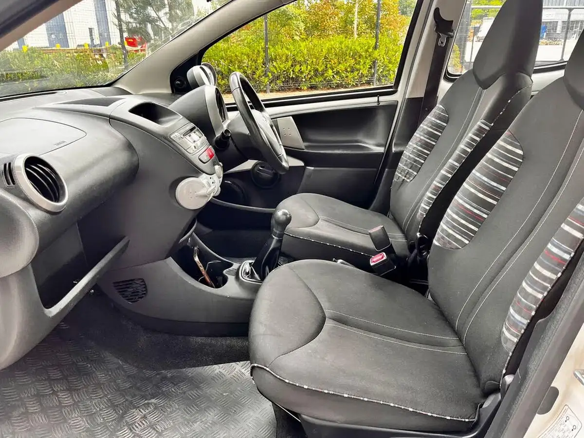 2014-citroen-c1-10-edition-5d-big-15