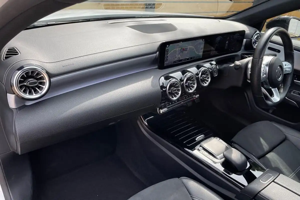 2021-mercedes-benz-a-class-13-a200-exclusive-edition-7g-dct-big-28