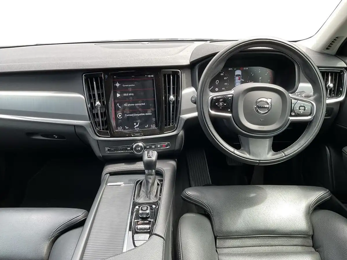 2019-volvo-s90-20td-d4-momentum-plus-big-7