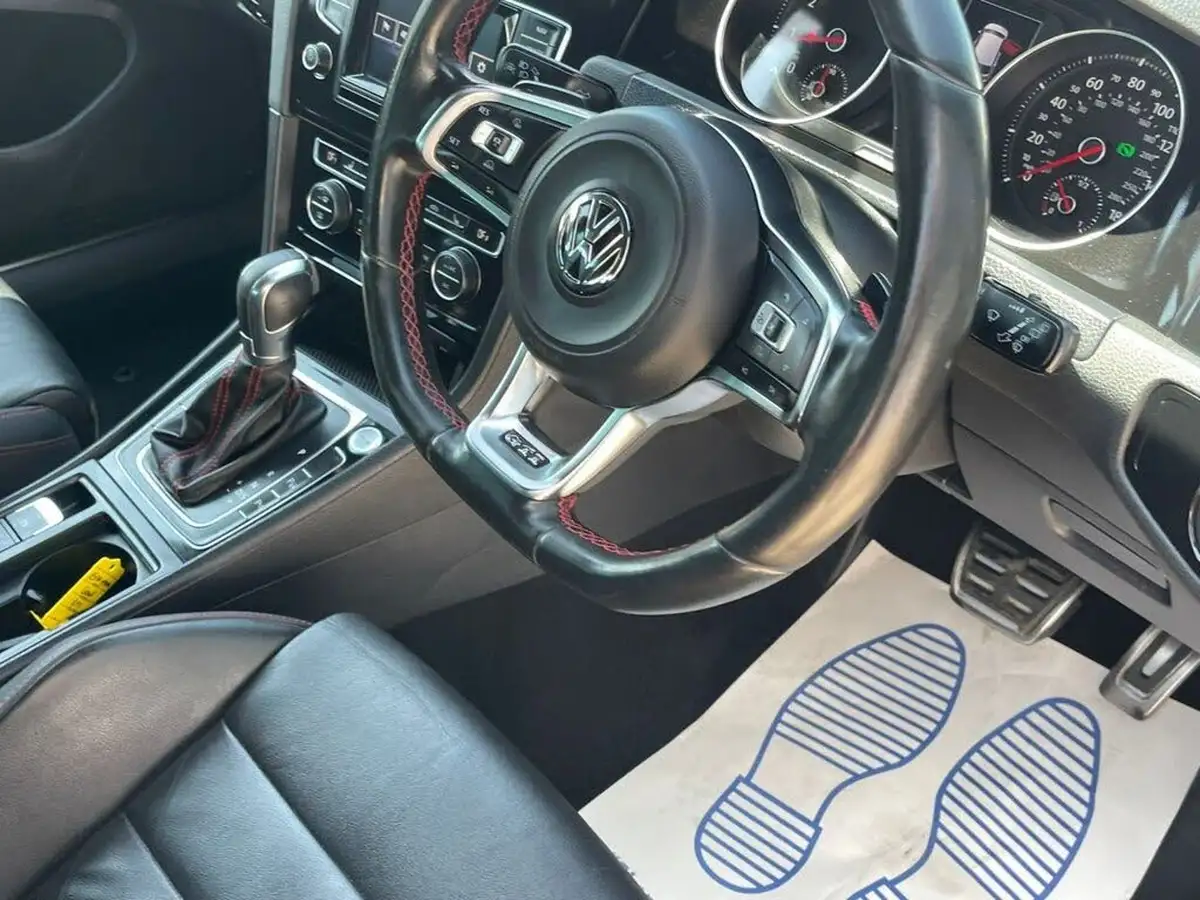 2014-volkswagen-golf-20-gti-230ps-performance-pk-hatchback-5d-dsg-big-9