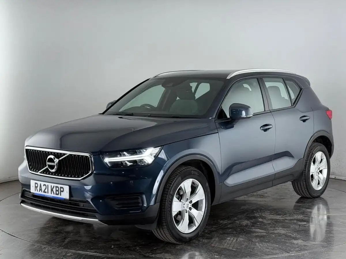 2021-volvo-xc40-15-t3-momentum-161bhp-big-2