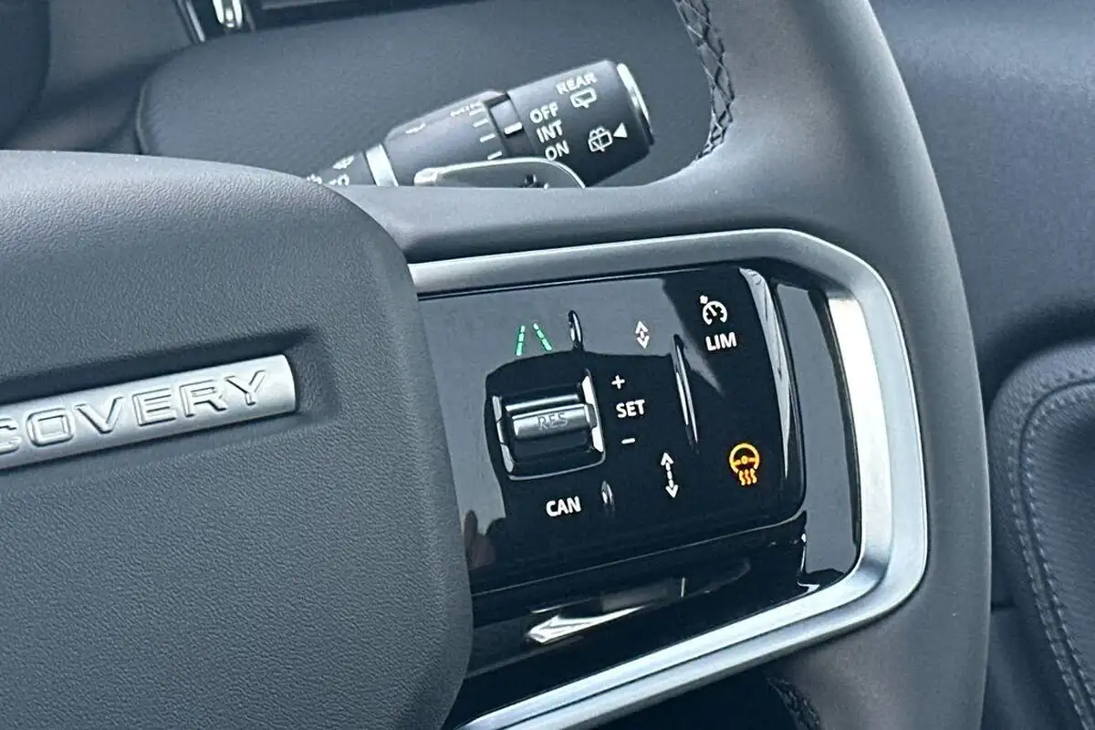 2024-land-rover-discovery-sport-20-d200-dynamic-se-big-43