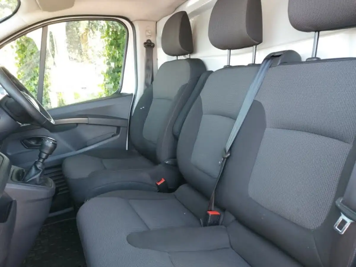 2022-renault-trafic-20dci-ll30-130-business-panel-big-4